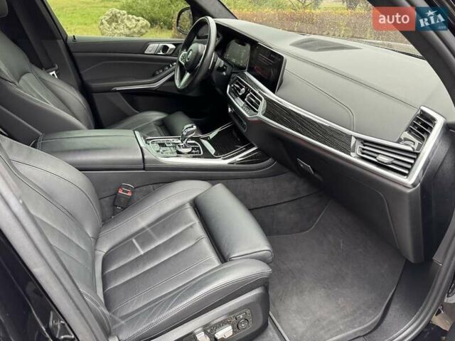 Черный БМВ X7, объемом двигателя 4.39 л и пробегом 38 тыс. км за 65000 $, фото 44 на Automoto.ua