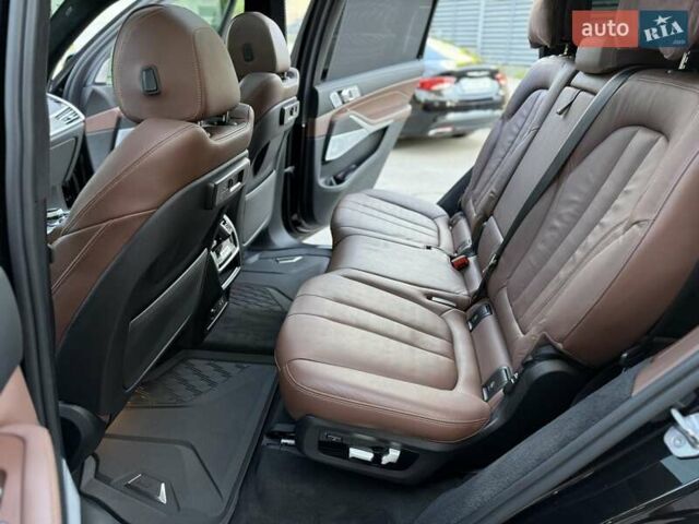Черный БМВ X7, объемом двигателя 3 л и пробегом 59 тыс. км за 74900 $, фото 31 на Automoto.ua