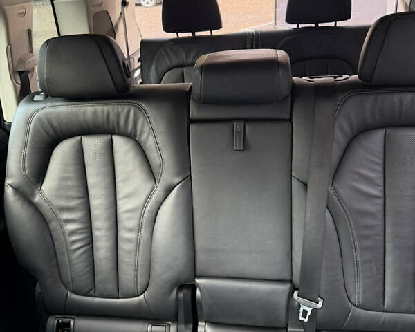 Черный БМВ X7, объемом двигателя 3 л и пробегом 187 тыс. км за 53000 $, фото 14 на Automoto.ua