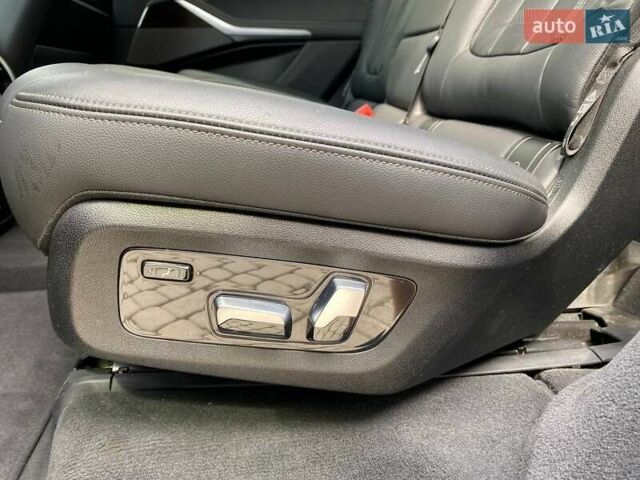 Черный БМВ X7, объемом двигателя 3 л и пробегом 37 тыс. км за 57900 $, фото 26 на Automoto.ua