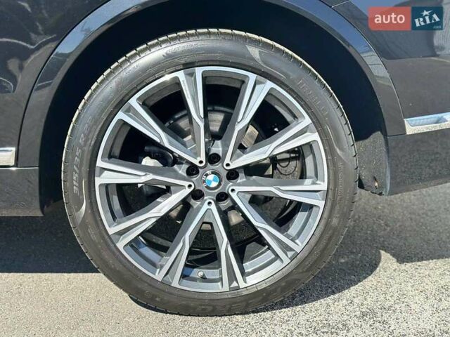 Черный БМВ X7, объемом двигателя 2.99 л и пробегом 40 тыс. км за 87999 $, фото 19 на Automoto.ua