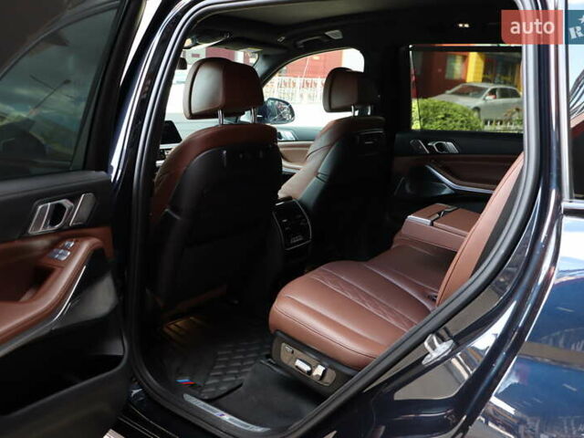 Черный БМВ X7, объемом двигателя 3 л и пробегом 115 тыс. км за 77900 $, фото 38 на Automoto.ua