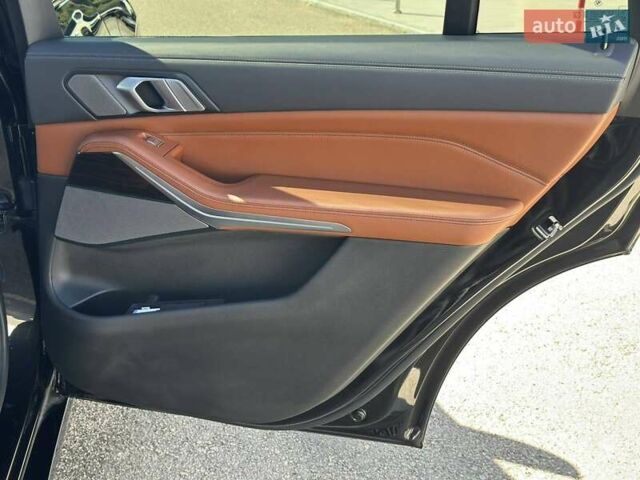 Черный БМВ X7, объемом двигателя 2.99 л и пробегом 40 тыс. км за 87999 $, фото 33 на Automoto.ua