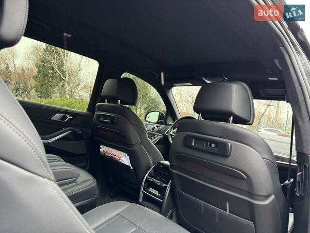 Черный БМВ X7, объемом двигателя 4.39 л и пробегом 38 тыс. км за 65000 $, фото 38 на Automoto.ua