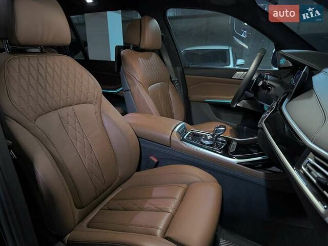 Чорний БМВ X7, об'ємом двигуна 2.99 л та пробігом 115 тис. км за 73000 $, фото 42 на Automoto.ua
