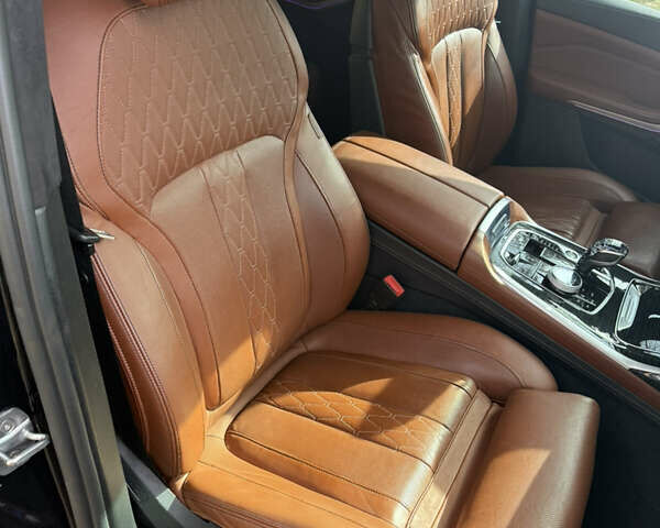 Черный БМВ X7, объемом двигателя 3 л и пробегом 95 тыс. км за 69000 $, фото 3 на Automoto.ua