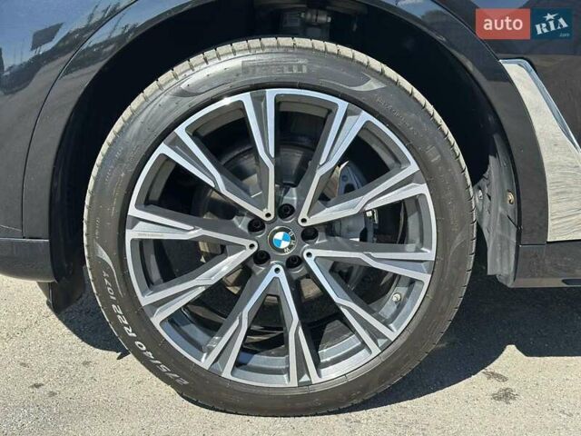 Черный БМВ X7, объемом двигателя 2.99 л и пробегом 40 тыс. км за 87999 $, фото 18 на Automoto.ua