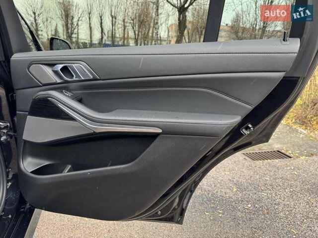 Черный БМВ X7, объемом двигателя 4.39 л и пробегом 38 тыс. км за 65000 $, фото 41 на Automoto.ua