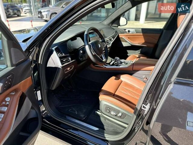 Черный БМВ X7, объемом двигателя 2.99 л и пробегом 40 тыс. км за 87999 $, фото 20 на Automoto.ua