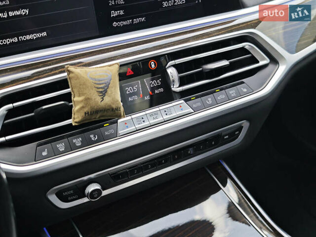Чорний БМВ X7, об'ємом двигуна 3 л та пробігом 192 тис. км за 54700 $, фото 21 на Automoto.ua