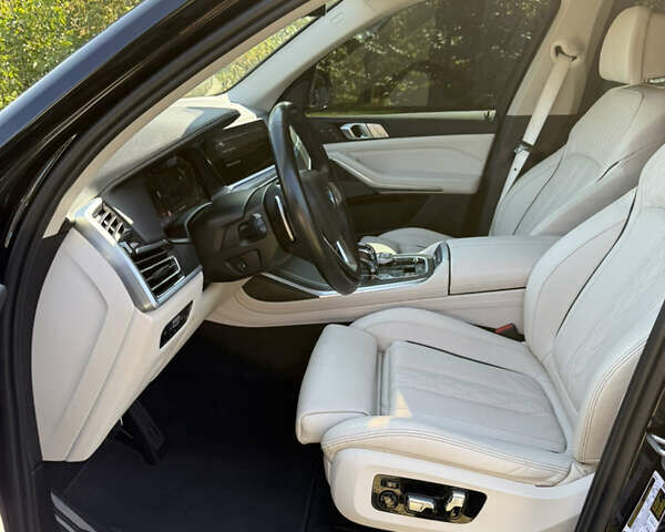 Черный БМВ X7, объемом двигателя 3 л и пробегом 180 тыс. км за 56000 $, фото 9 на Automoto.ua