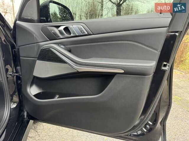Черный БМВ X7, объемом двигателя 4.39 л и пробегом 38 тыс. км за 65000 $, фото 45 на Automoto.ua