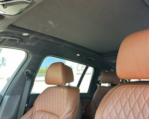 Черный БМВ X7, объемом двигателя 2.99 л и пробегом 40 тыс. км за 87999 $, фото 64 на Automoto.ua