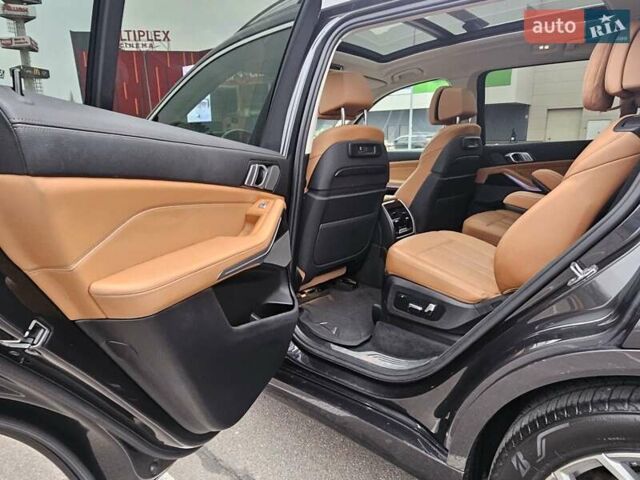 Чорний БМВ X7, об'ємом двигуна 0 л та пробігом 185 тис. км за 49500 $, фото 25 на Automoto.ua