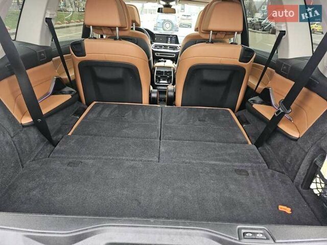 Чорний БМВ X7, об'ємом двигуна 0 л та пробігом 185 тис. км за 49500 $, фото 19 на Automoto.ua