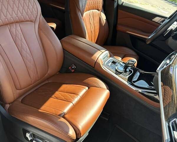 Черный БМВ X7, объемом двигателя 2.99 л и пробегом 40 тыс. км за 87999 $, фото 29 на Automoto.ua