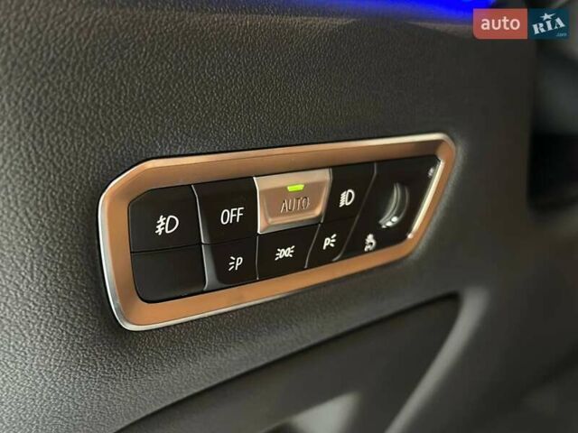 Чорний БМВ X7, об'ємом двигуна 4.39 л та пробігом 129 тис. км за 60990 $, фото 19 на Automoto.ua