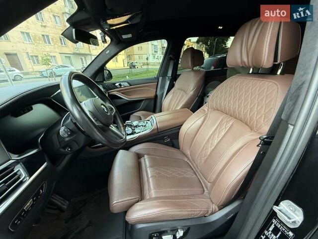 Черный БМВ X7, объемом двигателя 4.39 л и пробегом 123 тыс. км за 69000 $, фото 7 на Automoto.ua