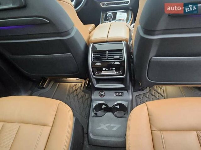 Чорний БМВ X7, об'ємом двигуна 0 л та пробігом 185 тис. км за 49500 $, фото 24 на Automoto.ua