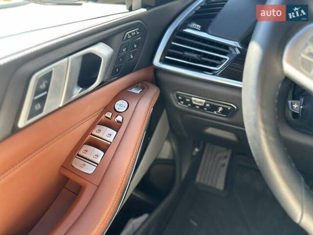 Черный БМВ X7, объемом двигателя 2.99 л и пробегом 40 тыс. км за 87999 $, фото 59 на Automoto.ua