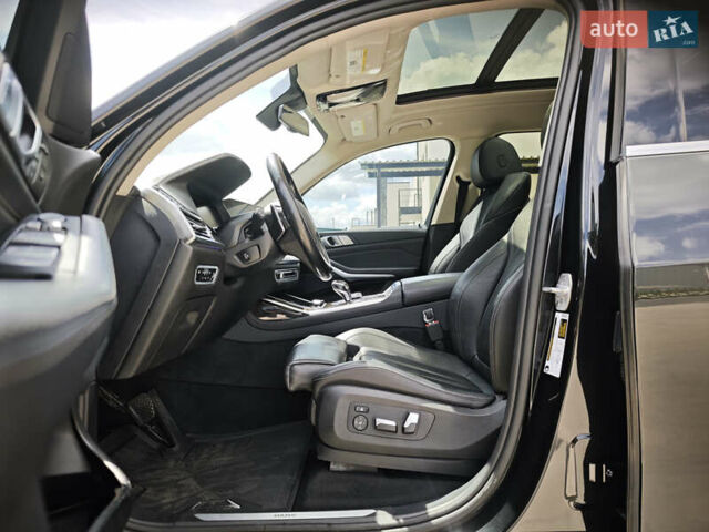 Чорний БМВ X7, об'ємом двигуна 3 л та пробігом 192 тис. км за 54700 $, фото 15 на Automoto.ua
