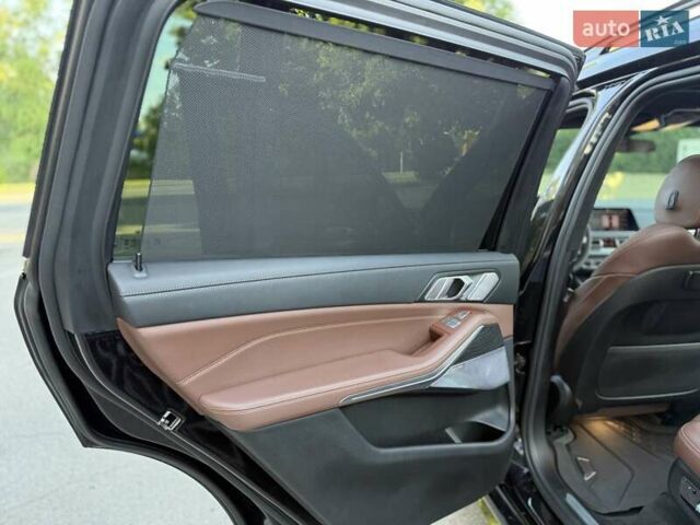 Черный БМВ X7, объемом двигателя 3 л и пробегом 59 тыс. км за 74900 $, фото 34 на Automoto.ua