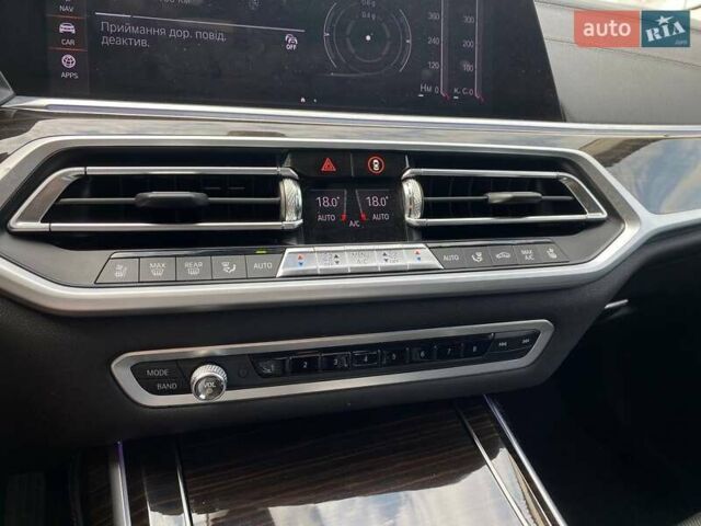 Черный БМВ X7, объемом двигателя 3 л и пробегом 37 тыс. км за 57900 $, фото 18 на Automoto.ua