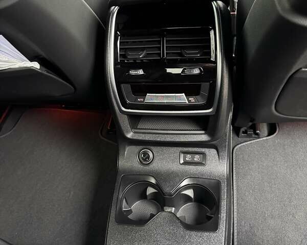 Черный БМВ X7, объемом двигателя 4.39 л и пробегом 38 тыс. км за 65000 $, фото 39 на Automoto.ua