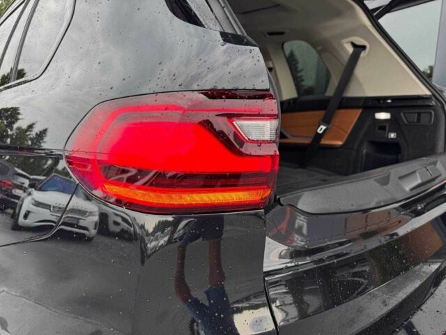 Черный БМВ X7, объемом двигателя 3 л и пробегом 120 тыс. км за 55000 $, фото 11 на Automoto.ua