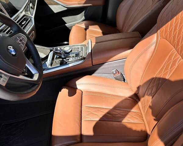 Черный БМВ X7, объемом двигателя 2.99 л и пробегом 40 тыс. км за 87999 $, фото 23 на Automoto.ua