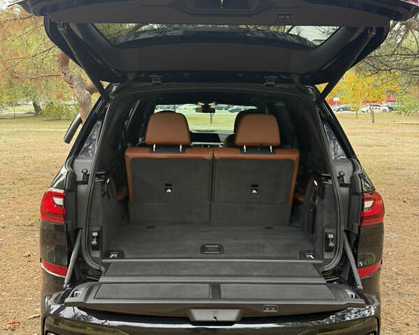 Черный БМВ X7, объемом двигателя 3 л и пробегом 95 тыс. км за 69000 $, фото 25 на Automoto.ua