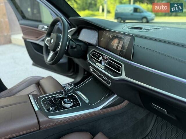 Черный БМВ X7, объемом двигателя 3 л и пробегом 59 тыс. км за 74900 $, фото 38 на Automoto.ua