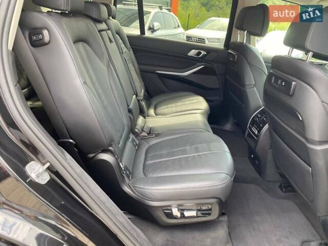 Черный БМВ X7, объемом двигателя 3 л и пробегом 37 тыс. км за 57900 $, фото 29 на Automoto.ua