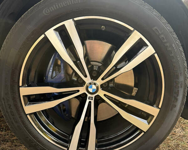 Черный БМВ X7, объемом двигателя 3 л и пробегом 95 тыс. км за 69000 $, фото 1 на Automoto.ua
