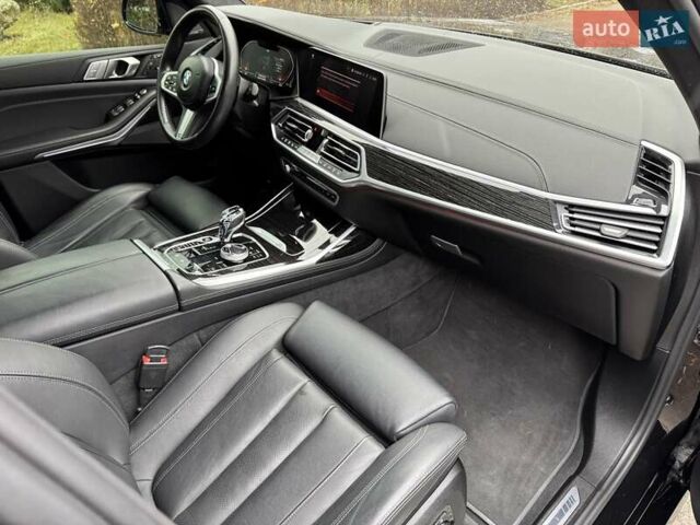 Черный БМВ X7, объемом двигателя 4.39 л и пробегом 38 тыс. км за 65000 $, фото 42 на Automoto.ua