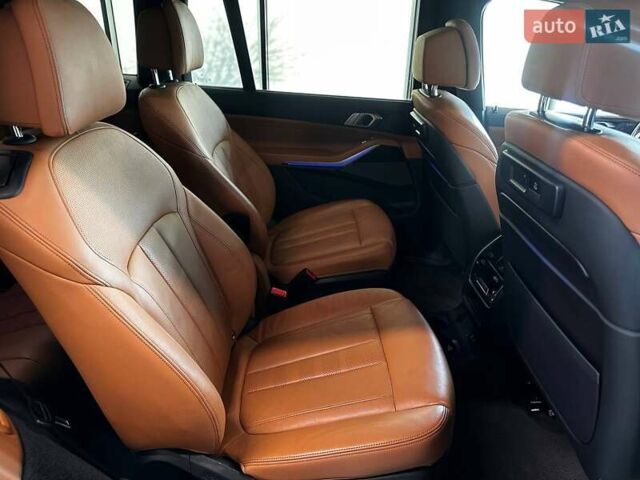 Чорний БМВ X7, об'ємом двигуна 4.39 л та пробігом 129 тис. км за 60990 $, фото 36 на Automoto.ua