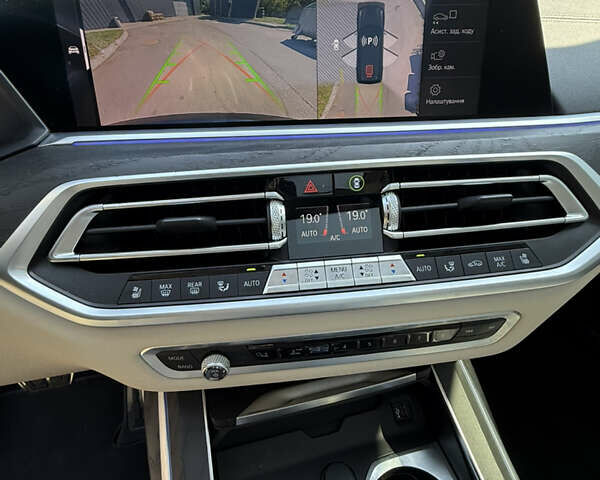Черный БМВ X7, объемом двигателя 3 л и пробегом 180 тыс. км за 56000 $, фото 18 на Automoto.ua