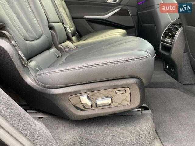 Черный БМВ X7, объемом двигателя 3 л и пробегом 37 тыс. км за 57900 $, фото 31 на Automoto.ua