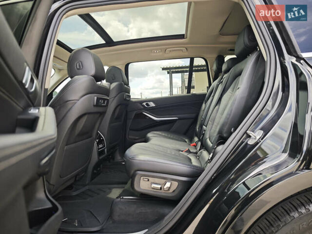 Чорний БМВ X7, об'ємом двигуна 3 л та пробігом 192 тис. км за 54700 $, фото 28 на Automoto.ua