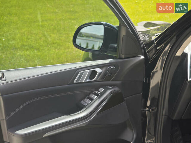 Чорний БМВ X7, об'ємом двигуна 3 л та пробігом 192 тис. км за 54700 $, фото 14 на Automoto.ua