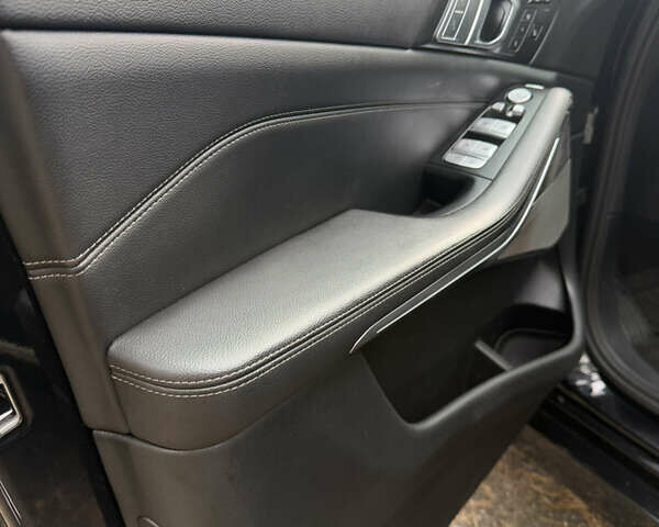 Черный БМВ X7, объемом двигателя 3 л и пробегом 187 тыс. км за 53000 $, фото 9 на Automoto.ua