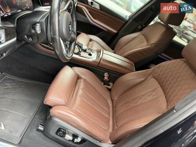 Черный БМВ X7, объемом двигателя 2.99 л и пробегом 150 тыс. км за 71000 $, фото 11 на Automoto.ua