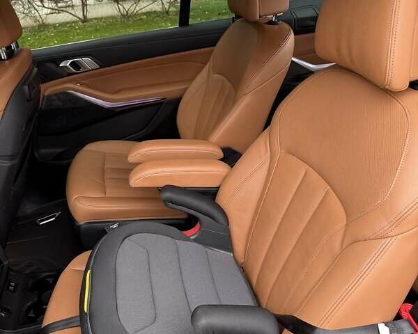 Чорний БМВ X7, об'ємом двигуна 3 л та пробігом 147 тис. км за 54900 $, фото 35 на Automoto.ua