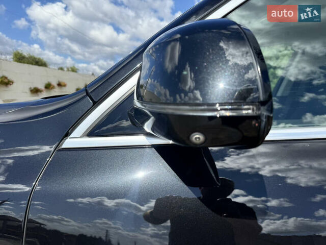 Черный БМВ X7, объемом двигателя 3 л и пробегом 195 тыс. км за 50500 $, фото 9 на Automoto.ua