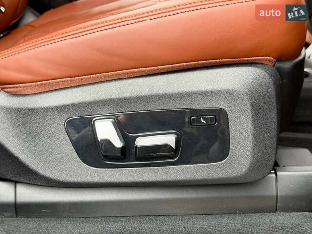 Черный БМВ X7, объемом двигателя 4.39 л и пробегом 102 тыс. км за 78500 $, фото 82 на Automoto.ua