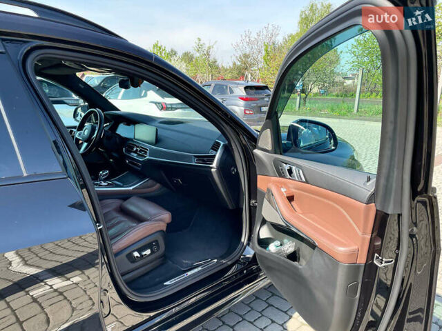 Черный БМВ X7, объемом двигателя 2.99 л и пробегом 105 тыс. км за 81100 $, фото 52 на Automoto.ua