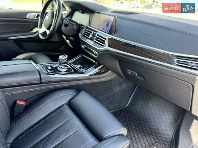 Черный БМВ X7, объемом двигателя 3 л и пробегом 195 тыс. км за 53300 $, фото 31 на Automoto.ua