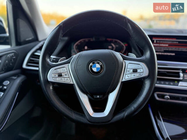 Черный БМВ X7, объемом двигателя 3 л и пробегом 195 тыс. км за 53300 $, фото 66 на Automoto.ua