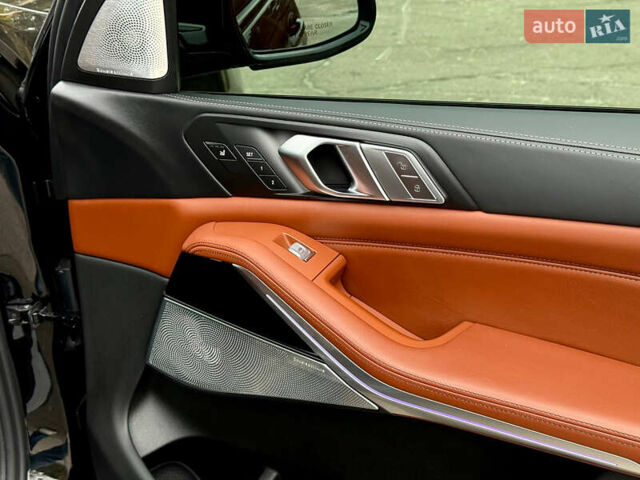Чорний БМВ X7, об'ємом двигуна 4.39 л та пробігом 102 тис. км за 78777 $, фото 70 на Automoto.ua