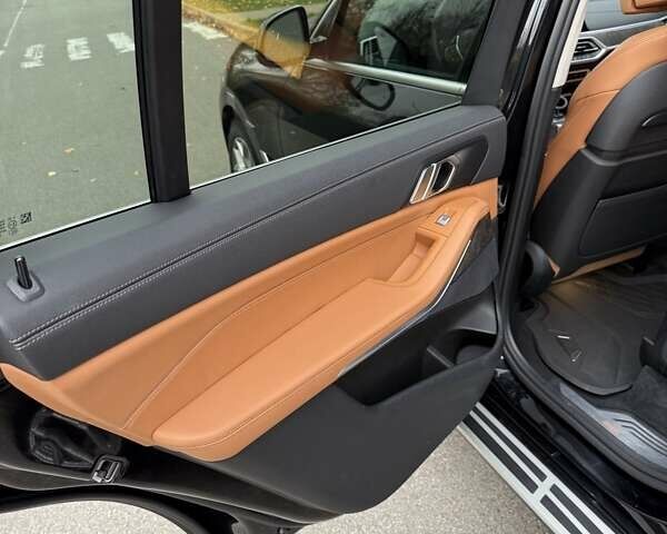 Чорний БМВ X7, об'ємом двигуна 3 л та пробігом 147 тис. км за 54900 $, фото 37 на Automoto.ua